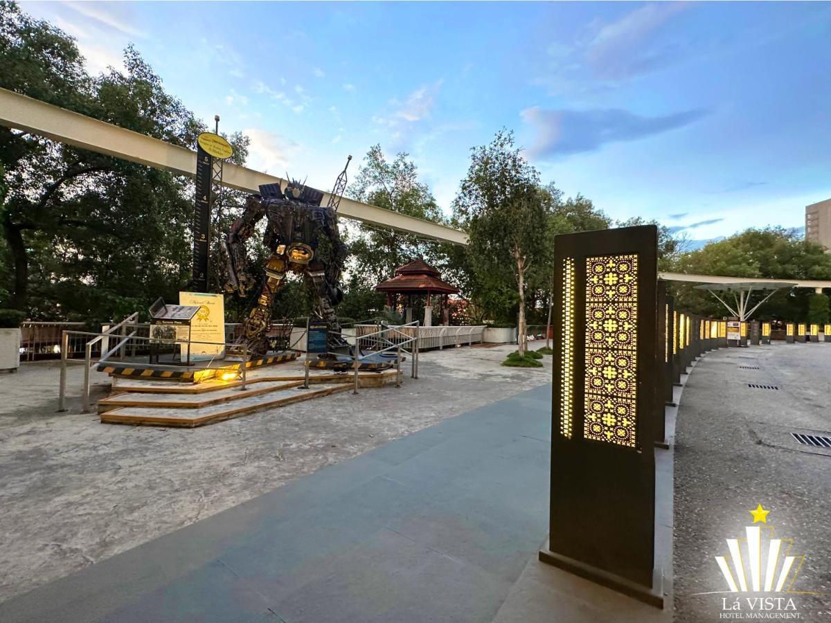 The Shore Hotel & Residences By La Vista Malacca Exterior foto