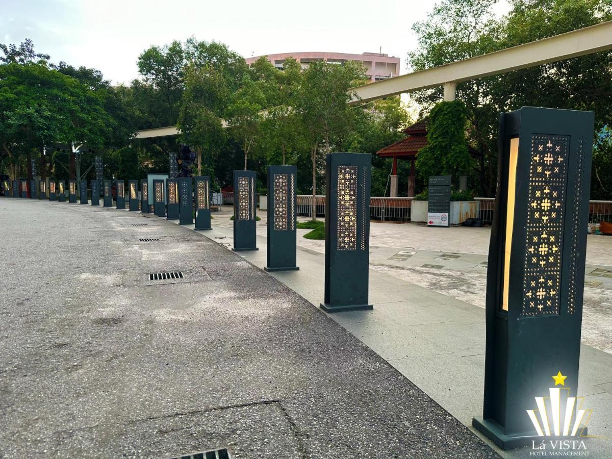 The Shore Hotel & Residences By La Vista Malacca Exterior foto